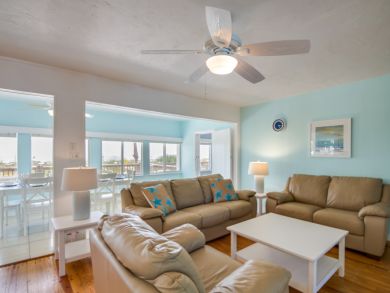 Fort Myers 3 Bedroom Vacation Duplex Rental with Pool